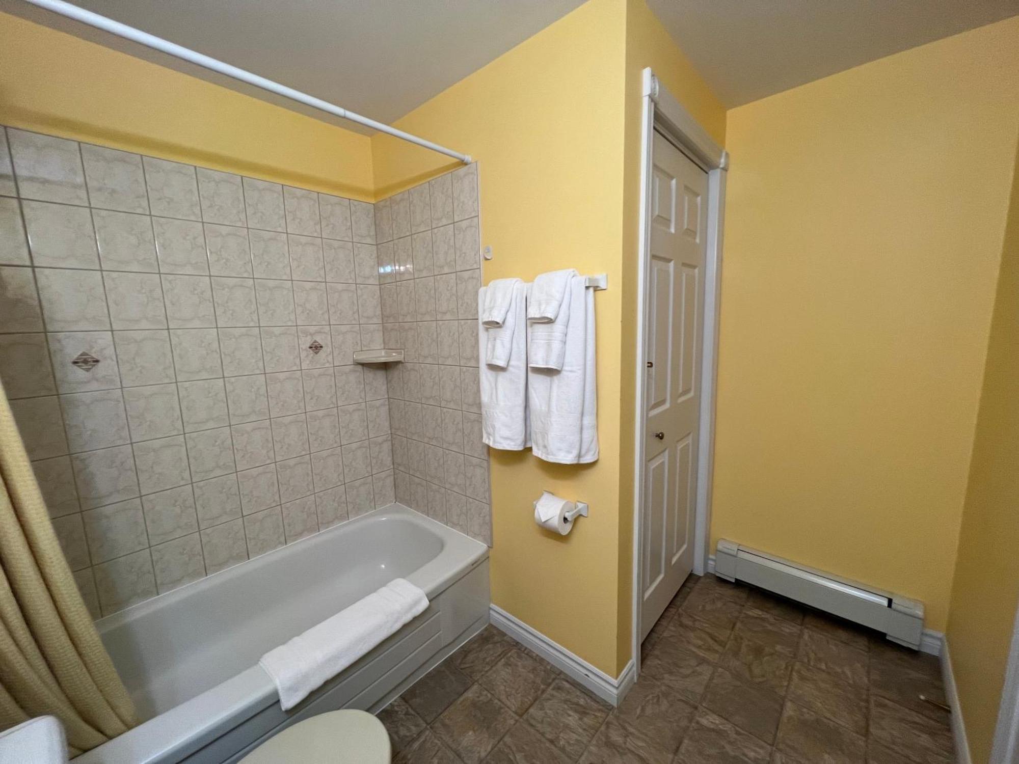 Lee'S Ocean Peek B & B Stratford ภายนอก รูปภาพ